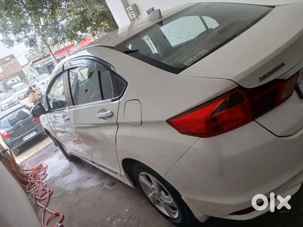Honda City V At 2015