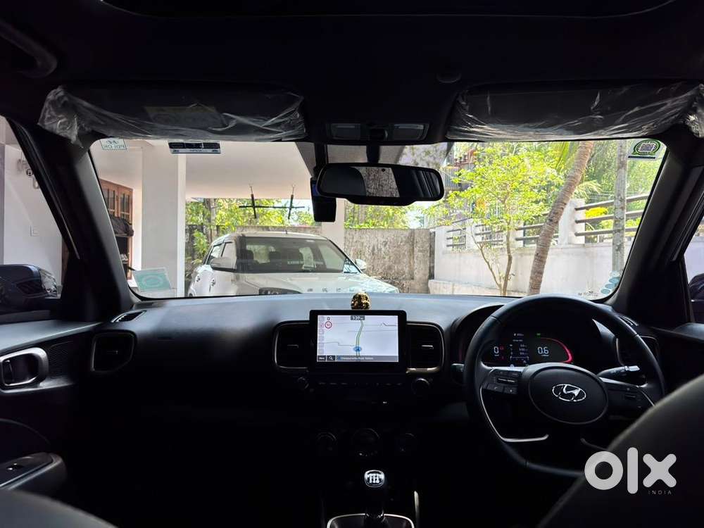 Hyundai Venue Knight Edition 2023 Petrol Well Maintained