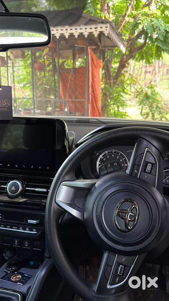 Toyota Urban Cruiser Hyryder 2023 Petrol Well Maintained