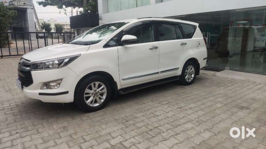Toyota Innova Crysta 2.8 Gx At, 2018
