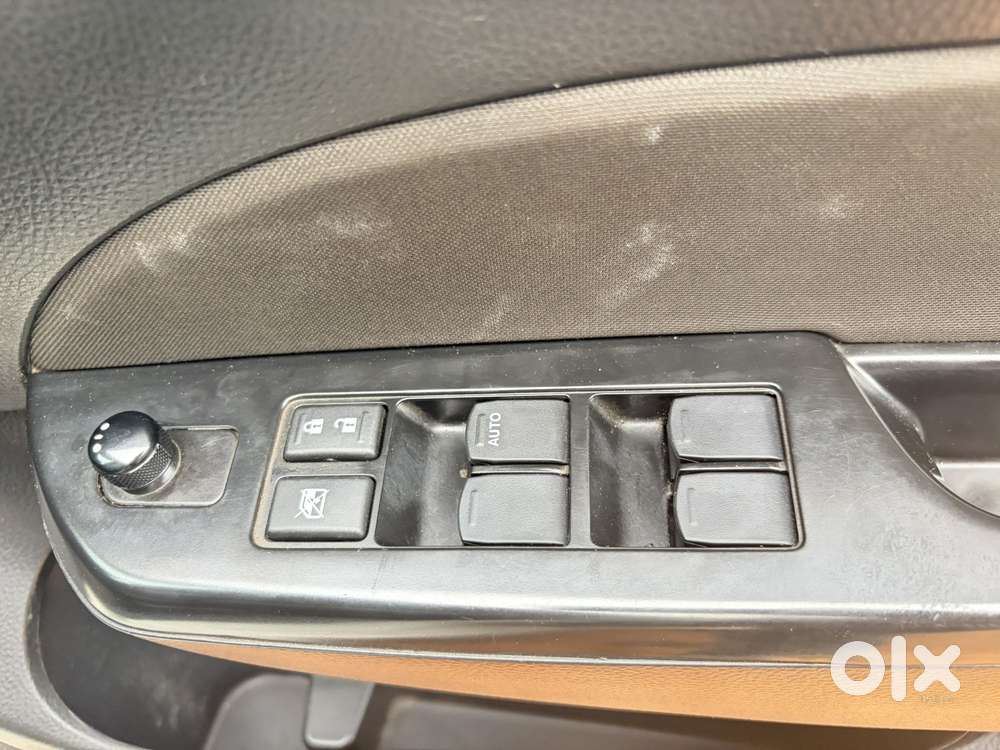 Maruti Suzuki Swift Zxi, 2014, Petrol
