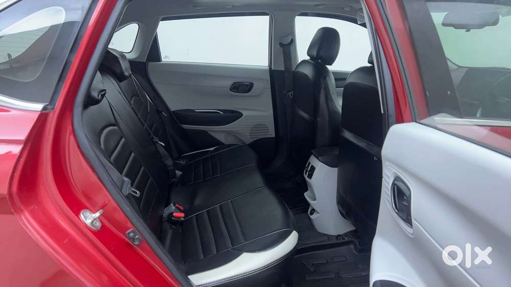 Hyundai New I20 1.2 Asta (o) Mt Dual Tone, 2023, Petrol