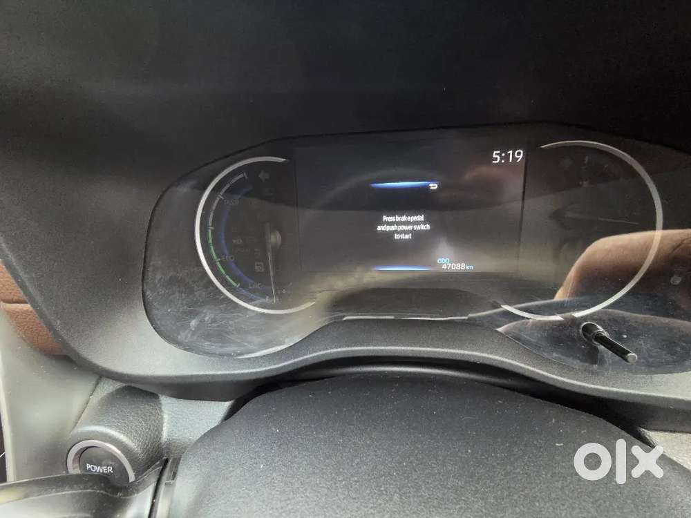 Toyota Innova Hycross 2024