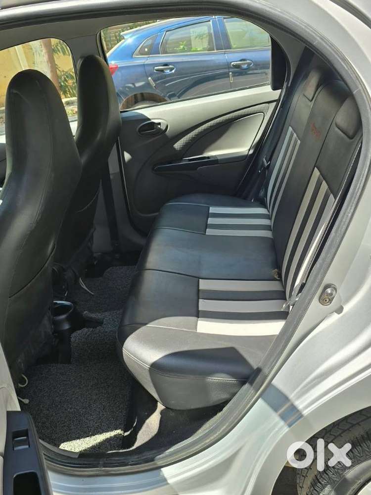 Toyota Etios Liva 2011-2012 G, 2011, Petrol