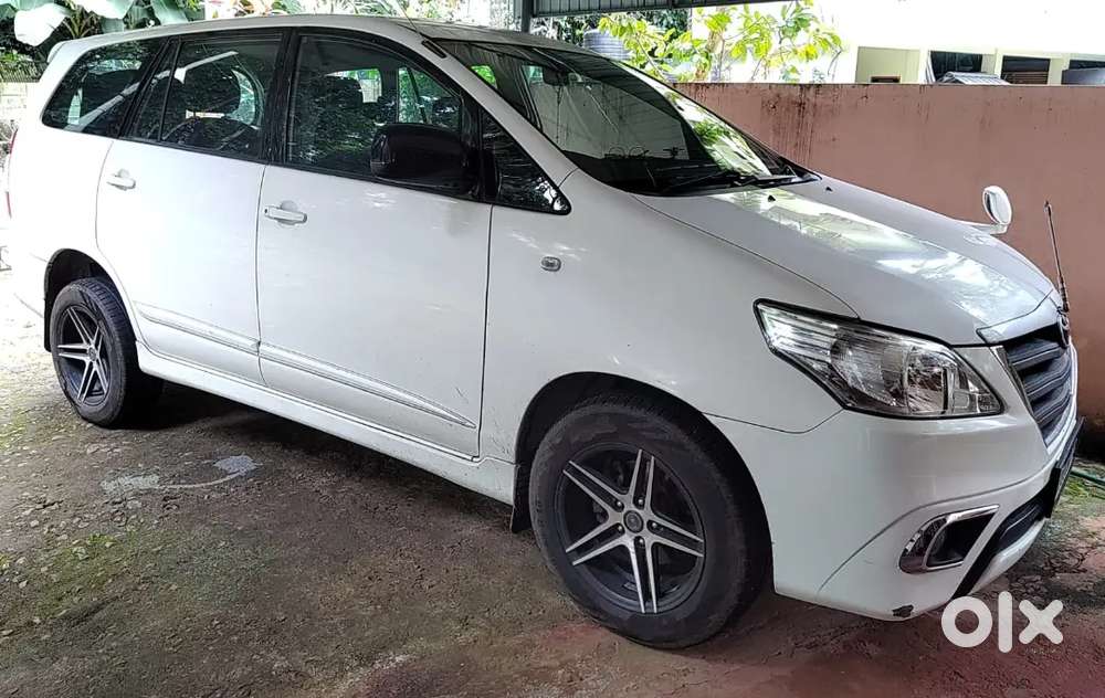 Toyota Innova 2.5 G 2014