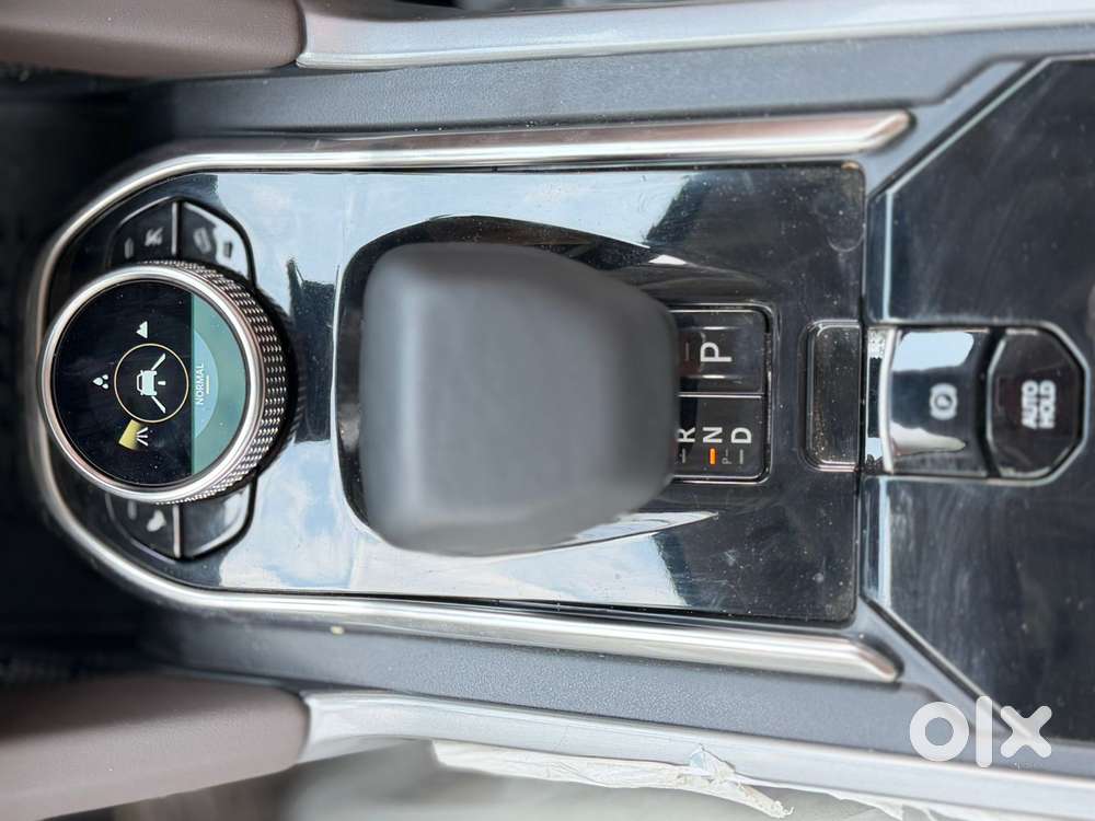 Tata Safari Accomplished X Plus 7 Str Stealth Edition At, 2026, Dies..