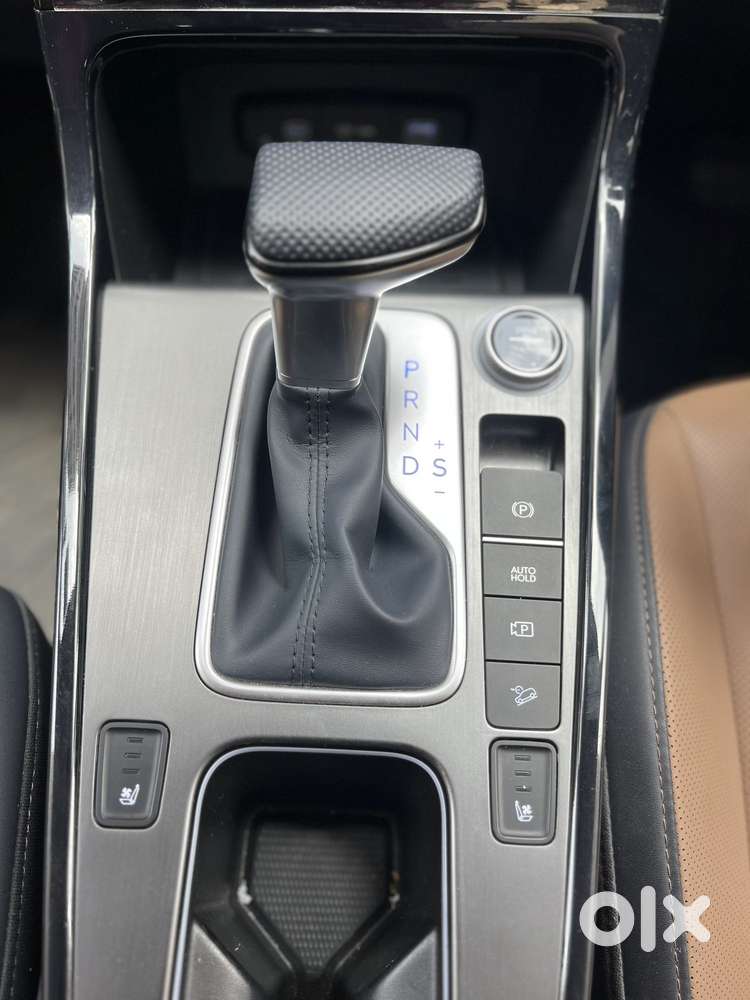 Hyundai Alcazar 2.0 Signature (o) Petrol At 7 Str, 2025, Petrol