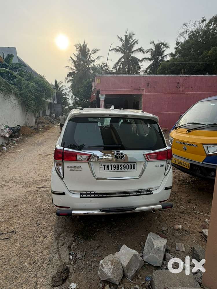Toyota Innova Crysta 2024
