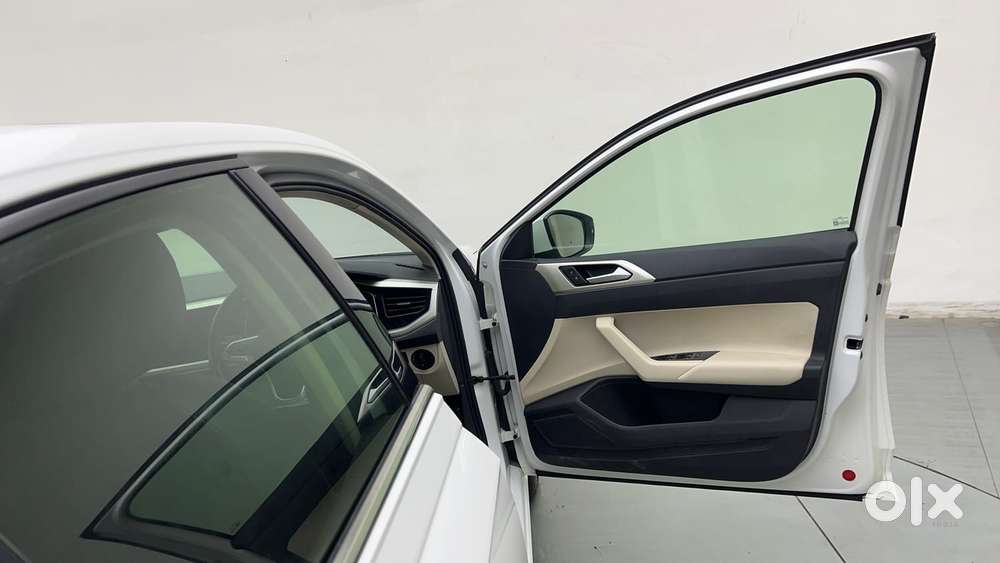 Volkswagen Virtus 1.0 Topline Tsi At, 2023, Petrol
