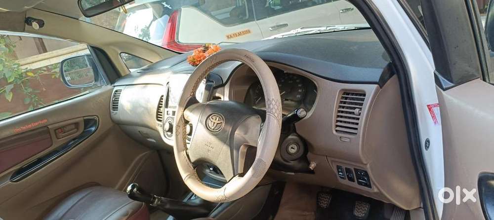 Toyota Innova 2015