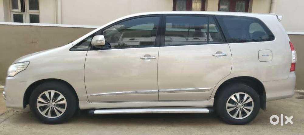 Toyota Innova 2.5 Vx 8 Str Bs-iii, 2015, Diesel