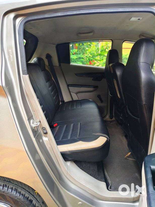 Mahindra Kuv 100 Mahindra-kuv-100-g80-k2-plus, 2017, Petrol