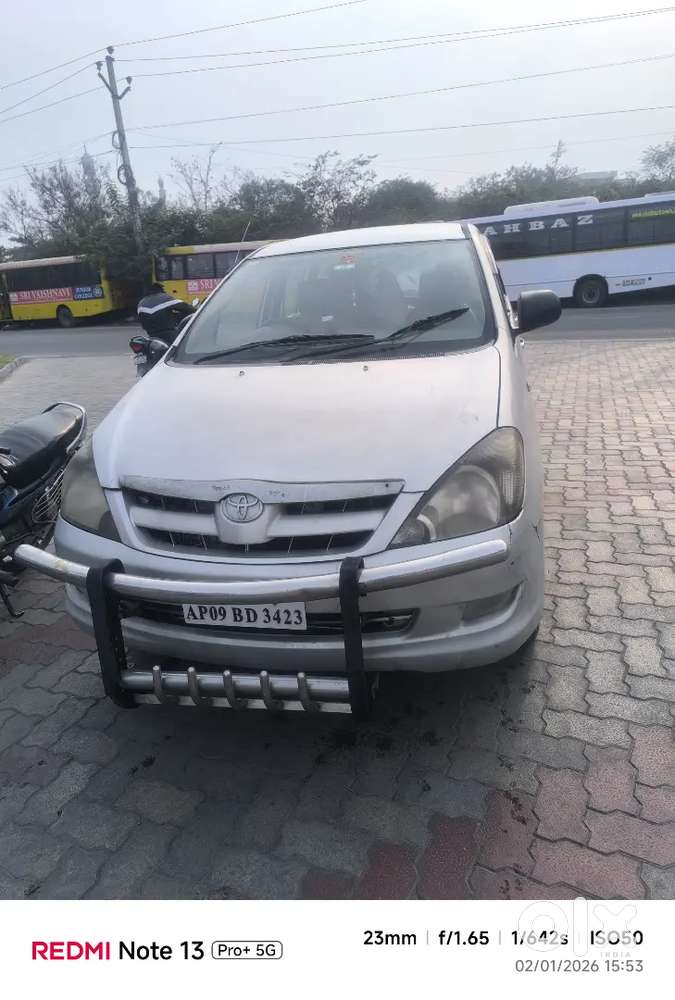 Toyota Innova 2.0 E 2006
