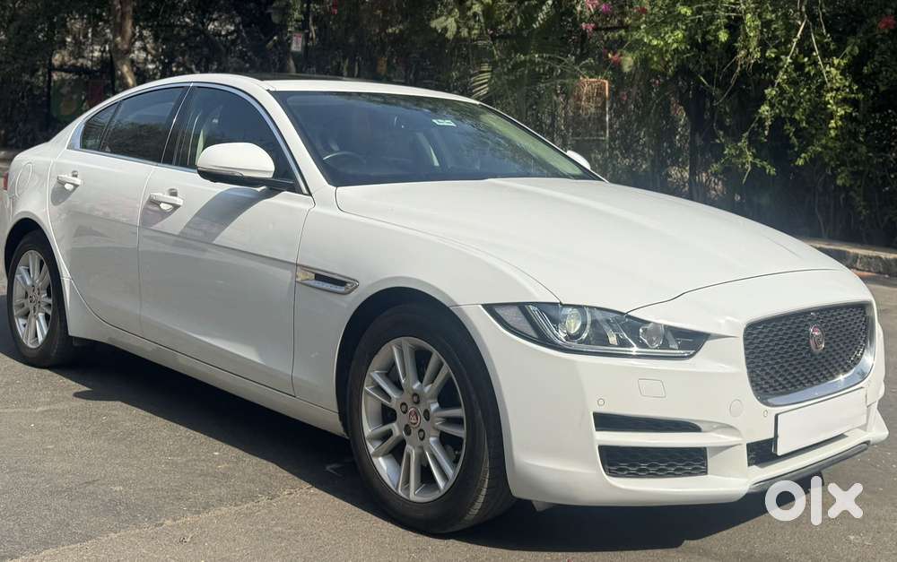 Jaguar Xe Portfolio, 2019, Petrol