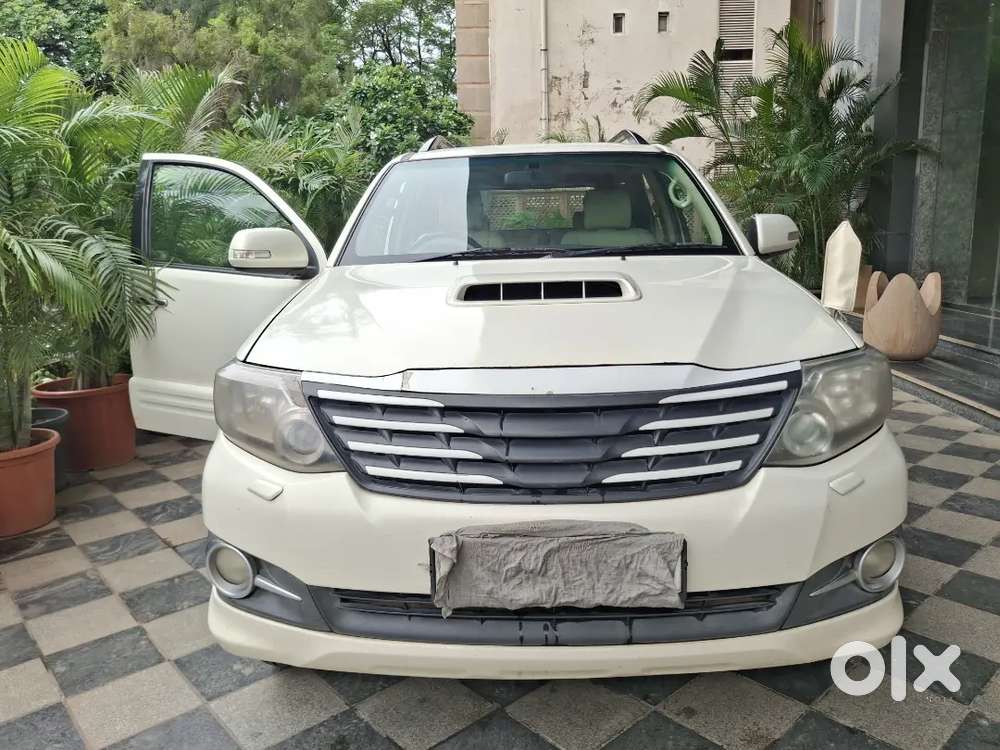 White Fortuner 2015 Gurgaon
