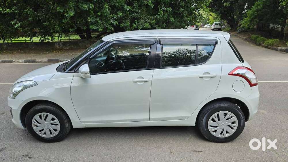 Maruti Suzuki Swift Vxi + Manual, 2015, Petrol
