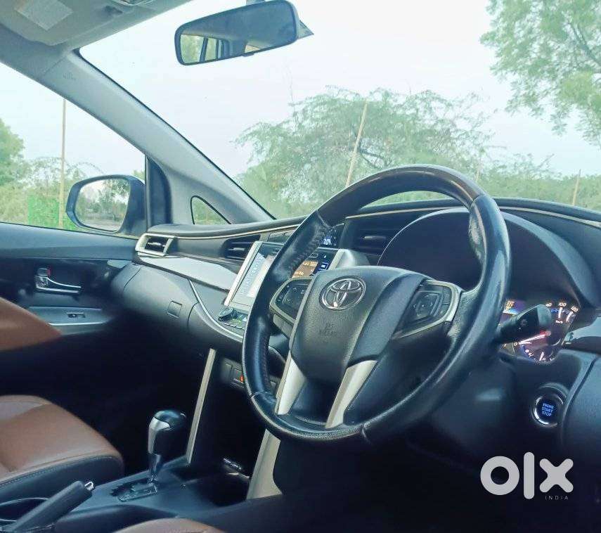 Toyota Innova Crysta 2.8z Automatic, 2016, Diesel