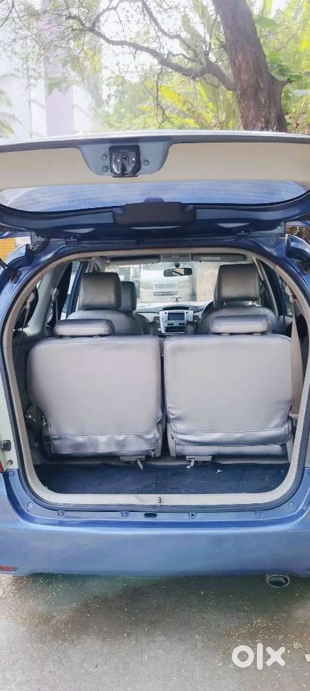 Toyota Innova 2.5 V 7seater Crysta Edition, 2012, Diesel