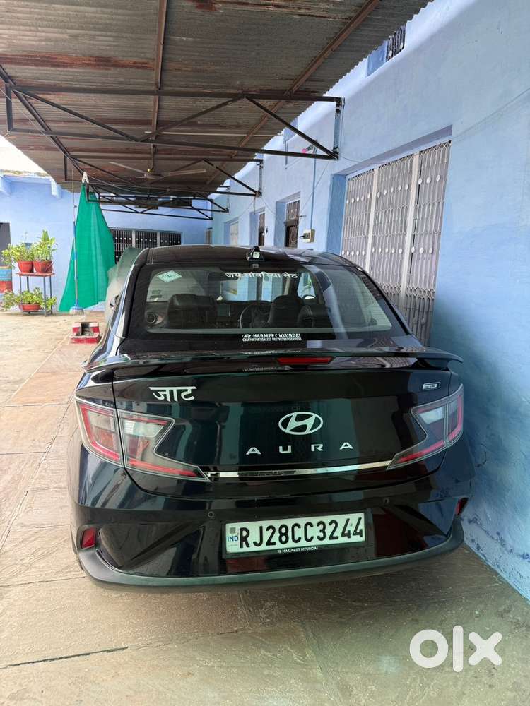Hyundai Aura Cng & Hybrids Well Maintained