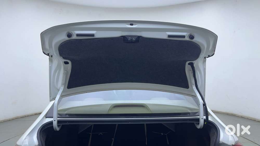 Honda City 1.5 V 4th Gen I-vtec Mt, 2023, Petrol
