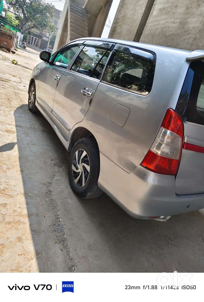 Toyota Innova 2.5 G (diesel) 7 Seater Bs Iv, 2015, Diesel