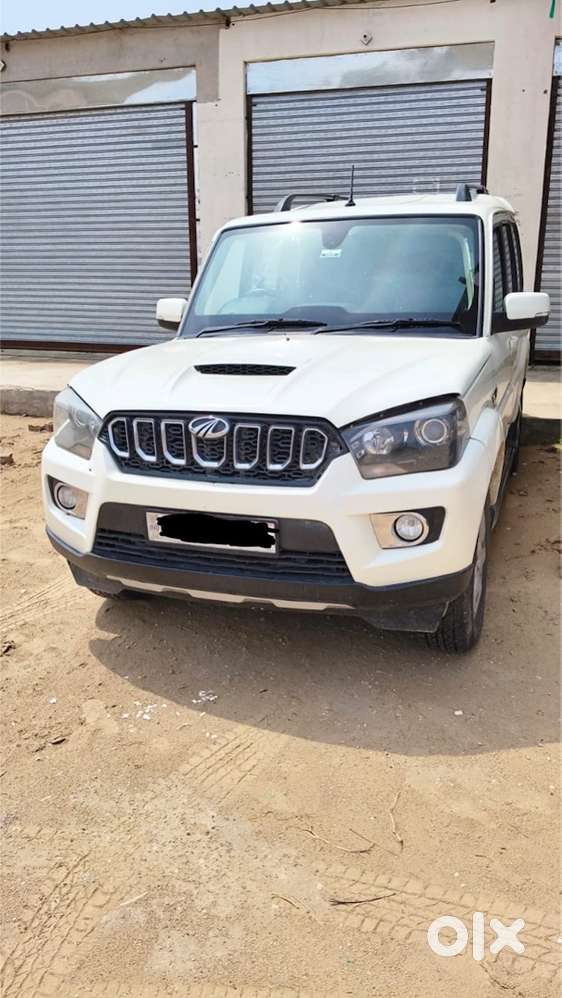 Mahindra Scorpio S10 (white) - Single Owner - Top Condition
