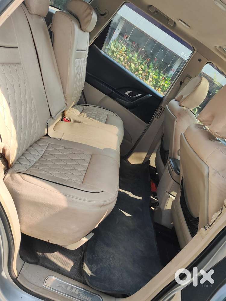 Mahindra Xuv500 2.2 W10 Sportz Edition Mt, 2016