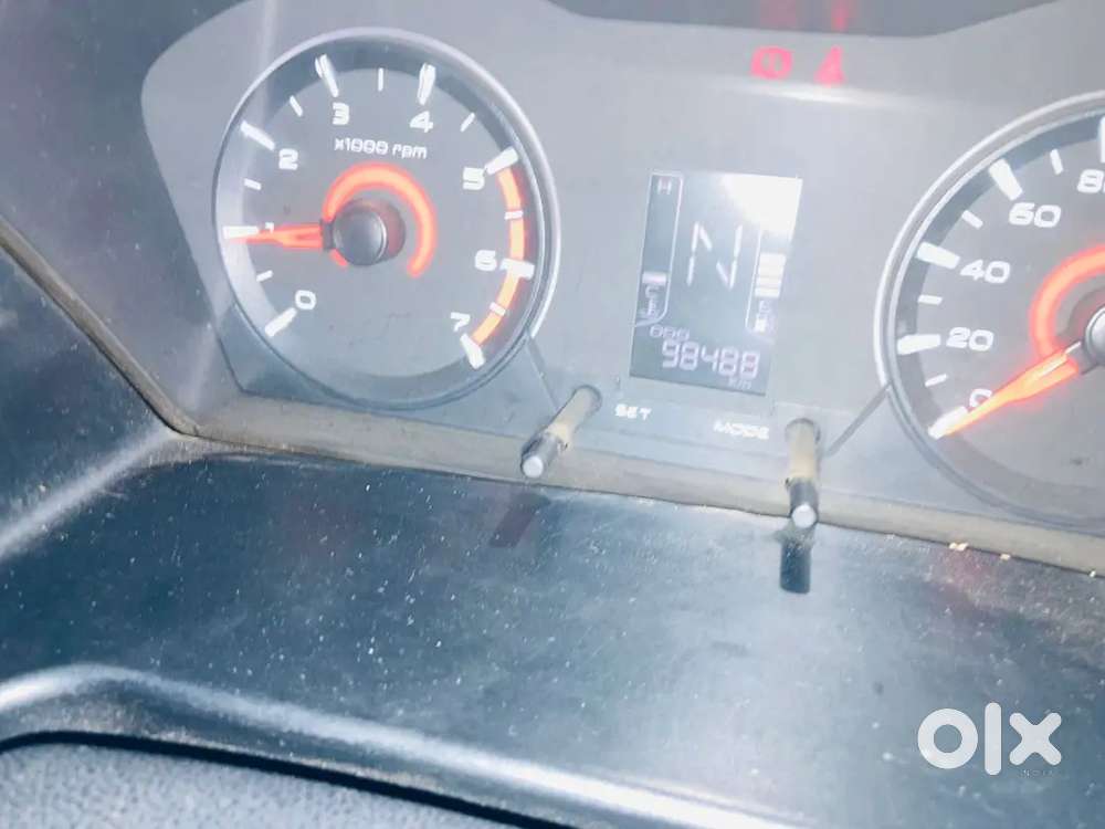 Mahindra Kuv 100 2016