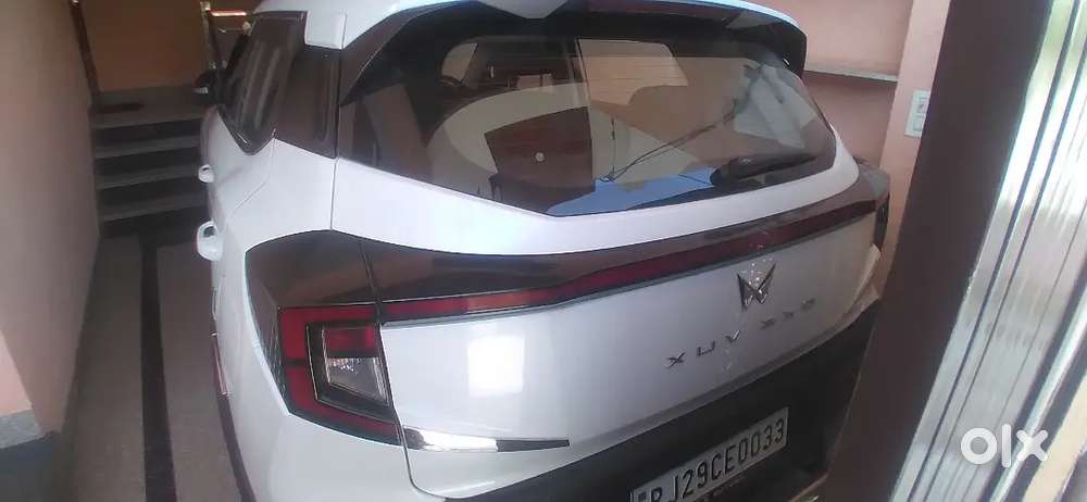 Mahindra Xuv 3xo Ax5l Tgdi Petrol Mt Top Model Fully-featured Loaded