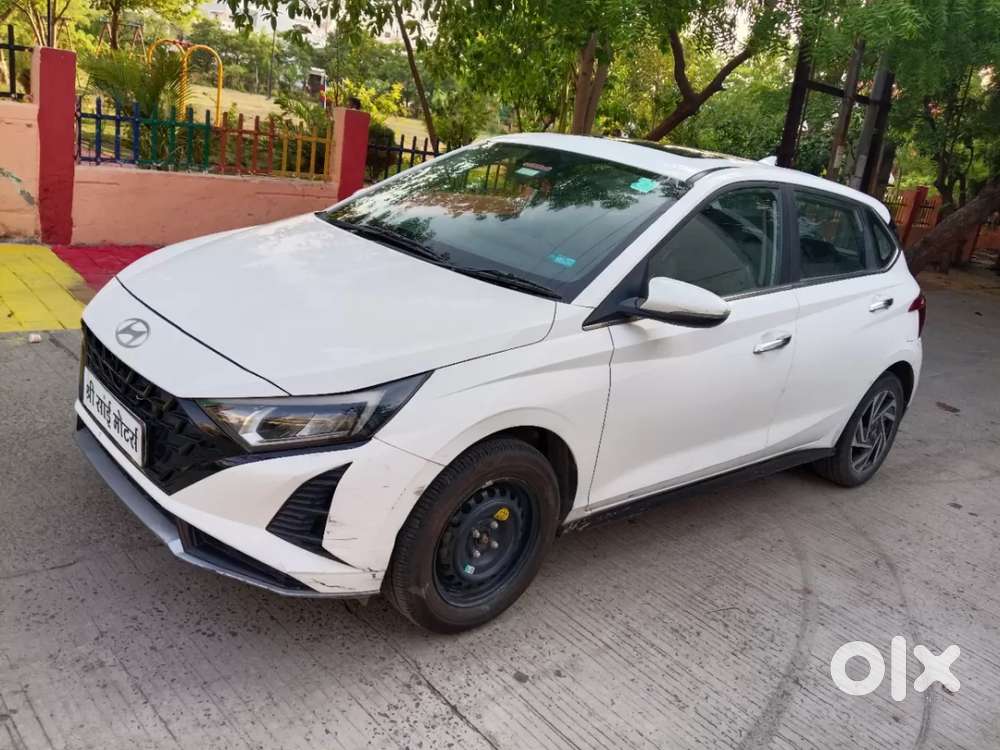 Hyundai I20 Asta (o) 1.2 Ivt, 2023, Petrol