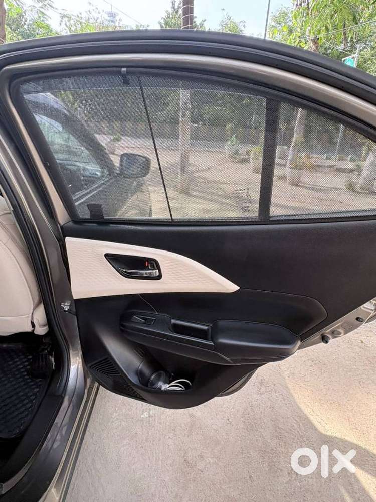 Maruti Suzuki Dzire 1.2 Vxi Cng, 2025, Cng & Hybrids