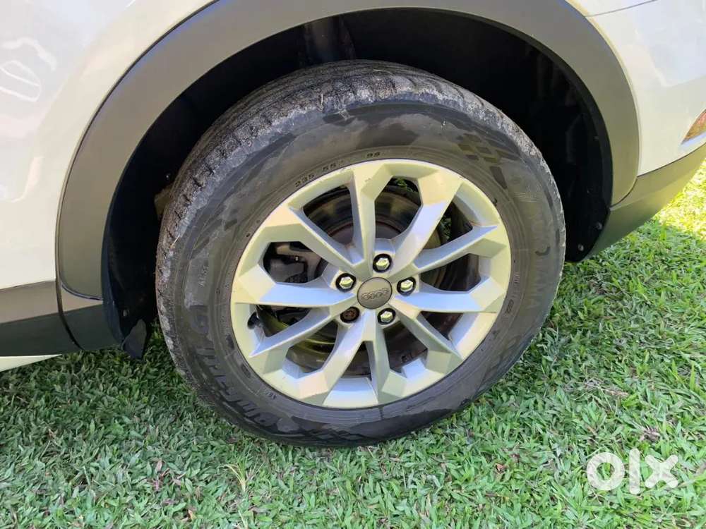 Audi Q3 Premium Plus.