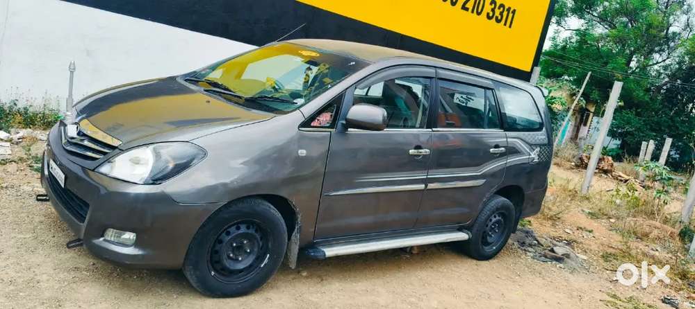 Toyota Innova Diesel 2011 320000 Km Driven