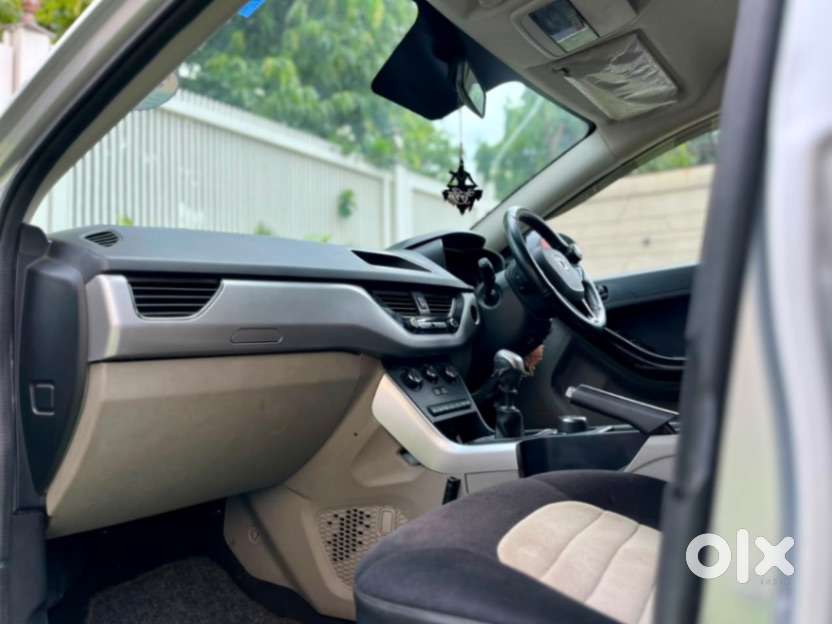 Tata Nexon 1.2 Revotron Xm (s), 2018, Petrol