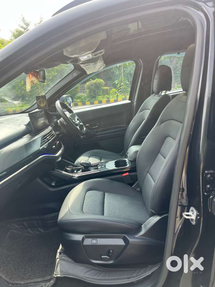 Tata Safari Accomplished Plus Dark Edition, 2024, Diesel