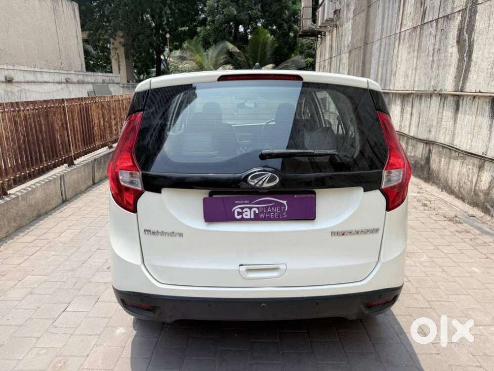Mahindra Marazzo M4, 2019, Diesel