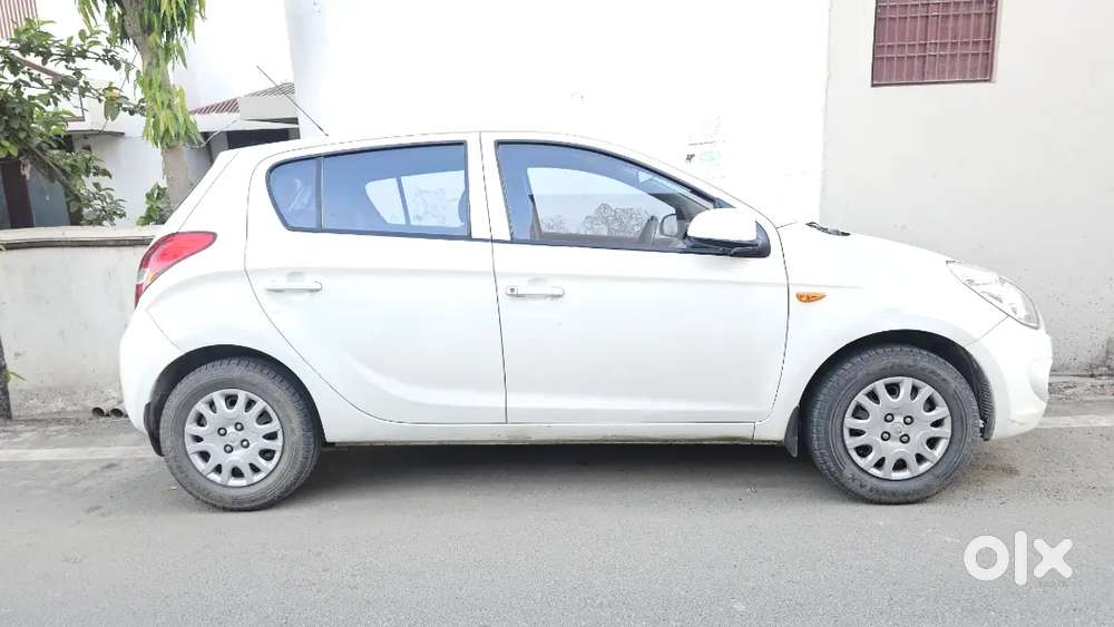 Hyundai I20 2012 Diesel Well Maintained Army Person Car