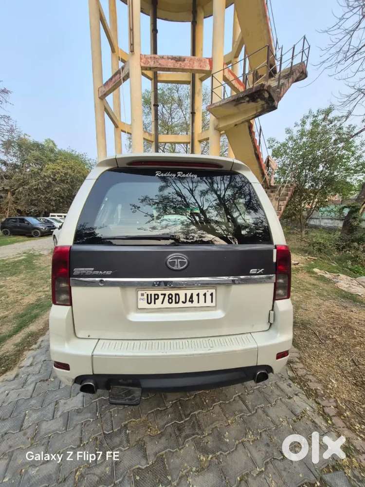 Tata Safari Storme 2014 Diesel 100000 Km Driven