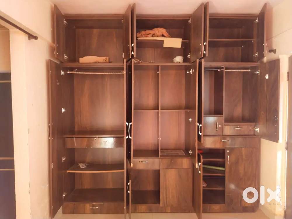 Wardrobe Wood - Buy & Sell Used Beds & Wardrobes in Pune | OLX