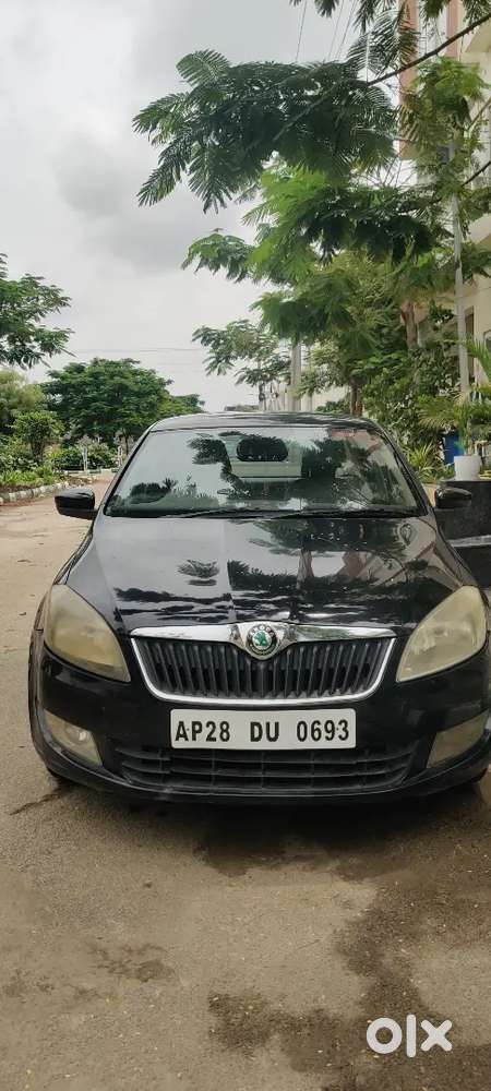 Skoda Rapid Elegance 2013