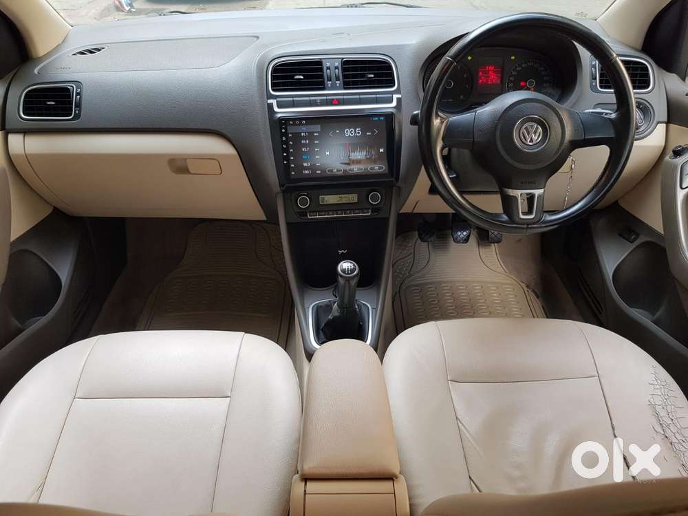 Volkswagen Vento 2010-2013 Petrol Highline, 2011, Petrol