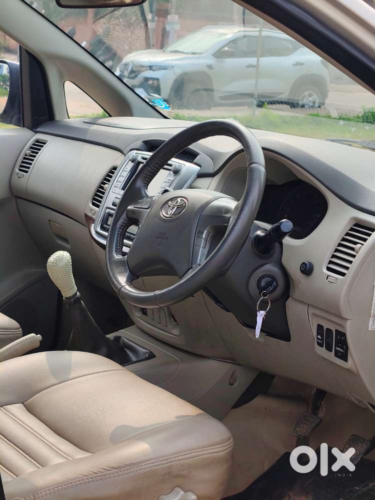 Toyota Innova 2.5 Vx 8 Str Bs-iii, 2013, Diesel