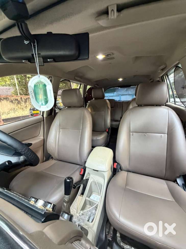 Toyota Innova 2.5 G (diesel) 7 Seater Bs Iv, 2015, Diesel