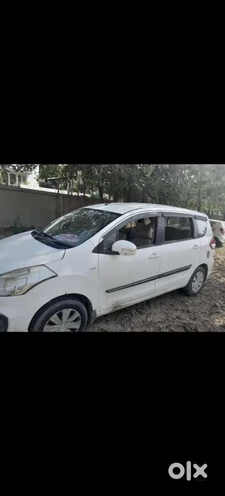 गाड़ी अच्छी कंडीशन में हे।