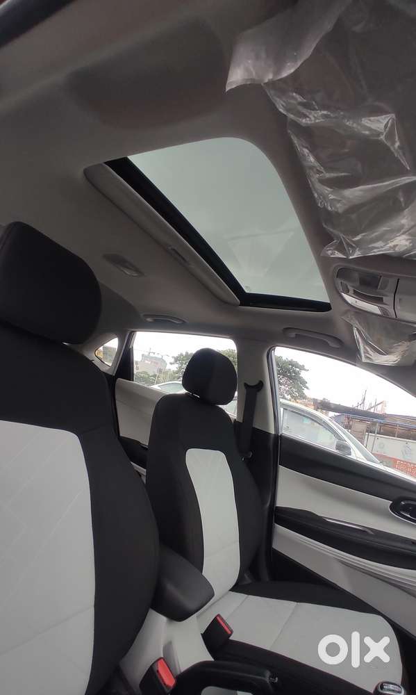 Hyundai I20 Asta (o) 1.2 Mt, 2023, Petrol