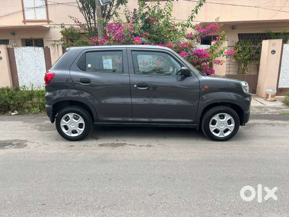 Maruti Suzuki S-presso Vxi, 2025, Petrol