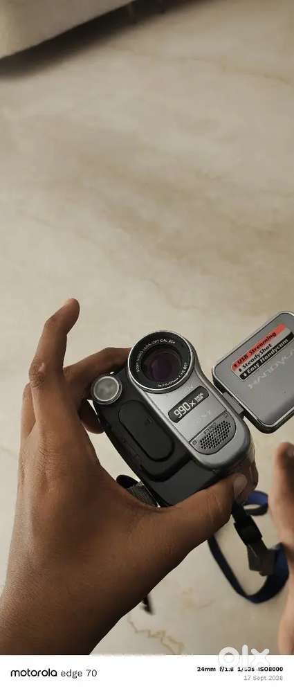 Digital video camera recorder model DRC-TRV285E pal
