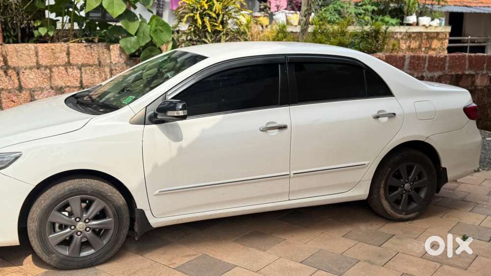 Toyota Corolla Altis 2010 Petrol