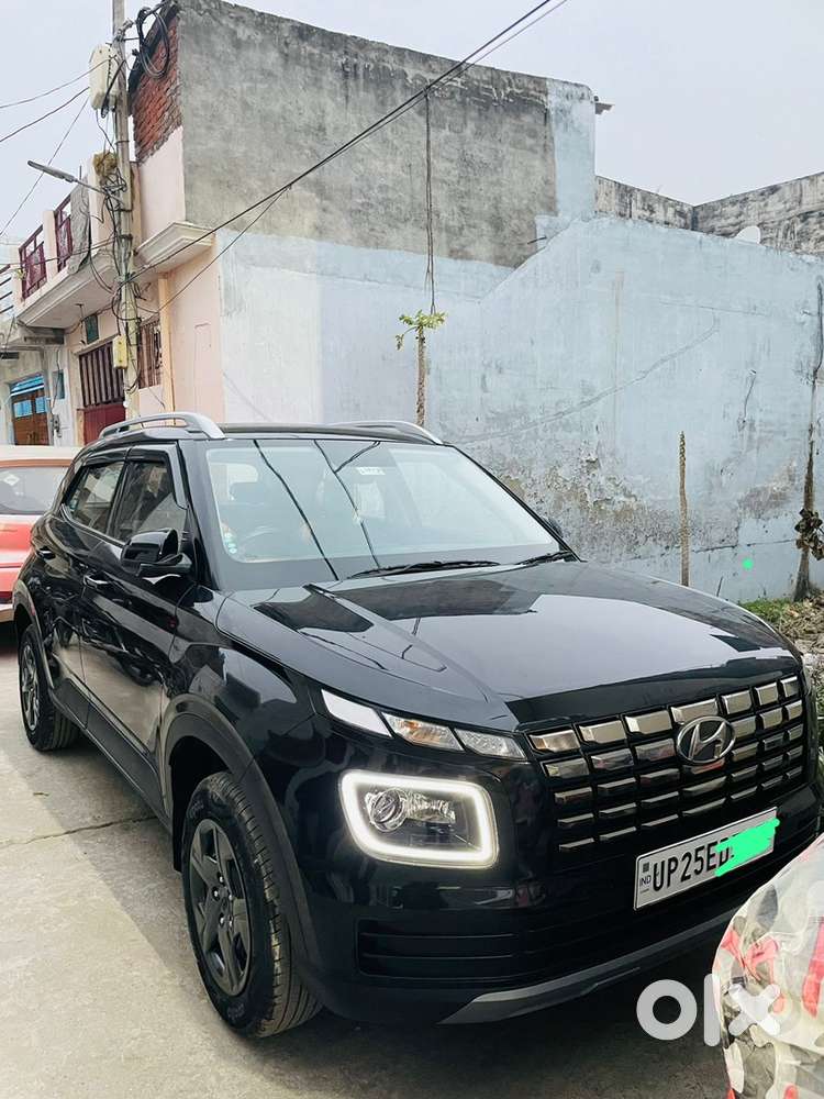 Hyundai Venue Petrol Manual 2024