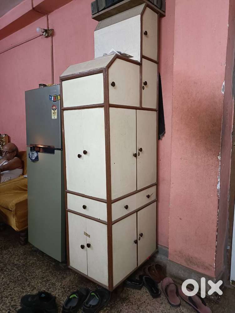 Multipurpose Storage Cabinet/Almirah for Sale,Good Storage Space